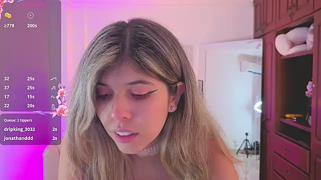 NATAASHA___ élő XXX-chatje