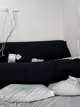 estrella_tasty 即時 XXX 聊天