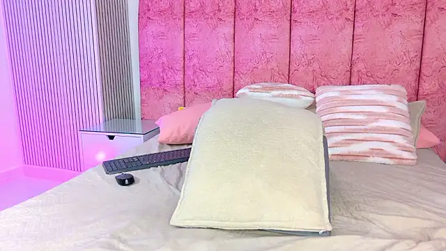 emmacurvy's Live XXX Chat