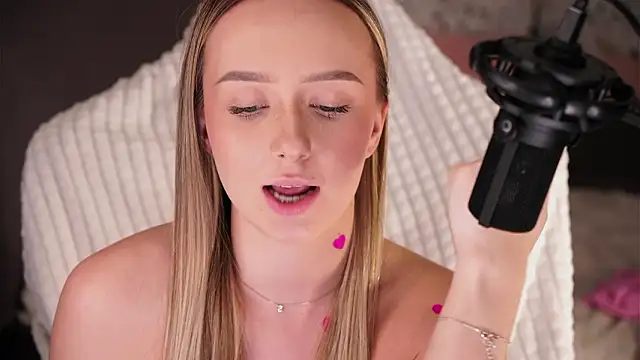 Chatroom XXX en direct de HollisBeckett