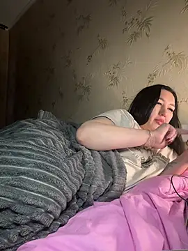 Naughtbaby_2025 Adlı Modelin Canlı XXX Sohbeti