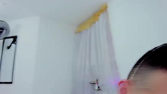 denny_scobar Adlı Modelin Canlı XXX Sohbeti