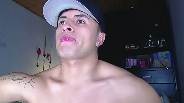 Jhon_mendoza Adlı Modelin Canlı XXX Sohbeti