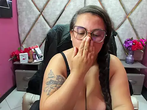 Sarah_Boobs_ Chat XXX live