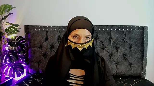 Latifa_ali Chat XXX in diretta