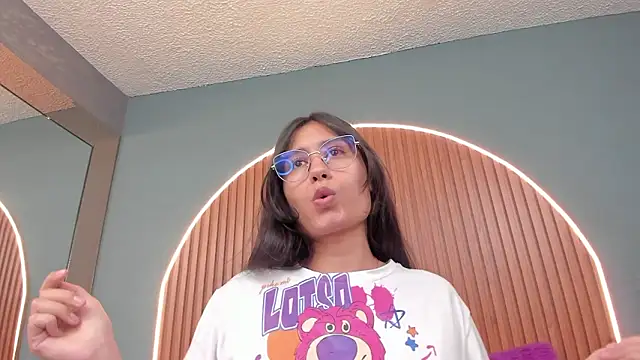 NayeCloud Live XXX-chat