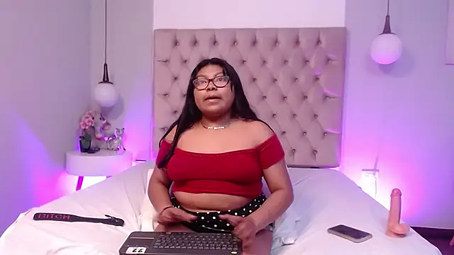 Kiri_Black_ Chat XXX in diretta