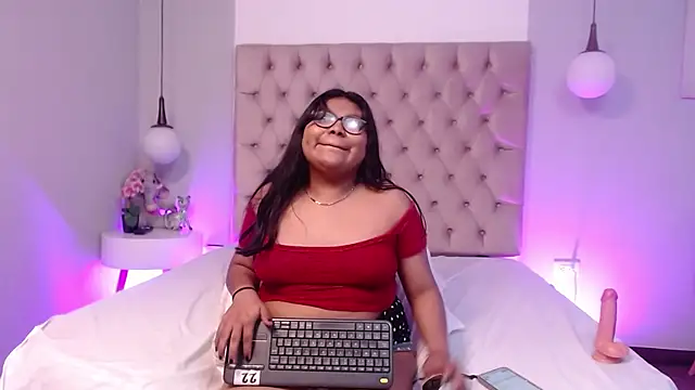 Kiri_Black_ Chat XXX live