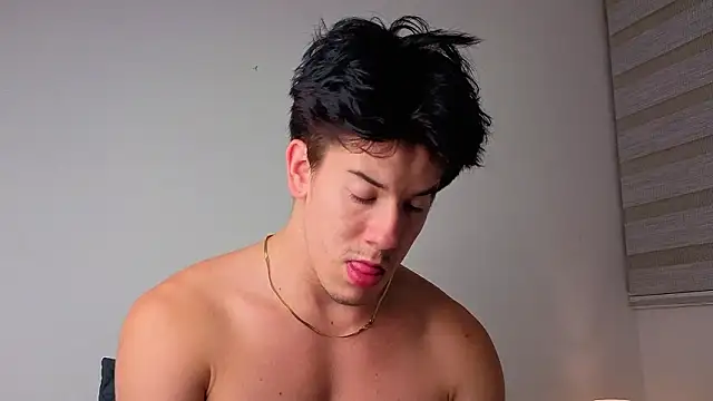 maxxcooper1 Show in webcam