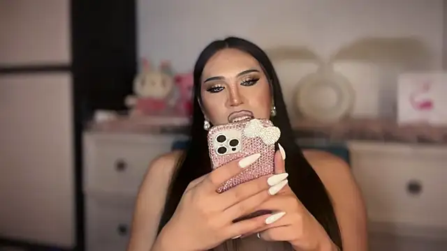 Barbara-Sprouse Pertunjukan Webcam