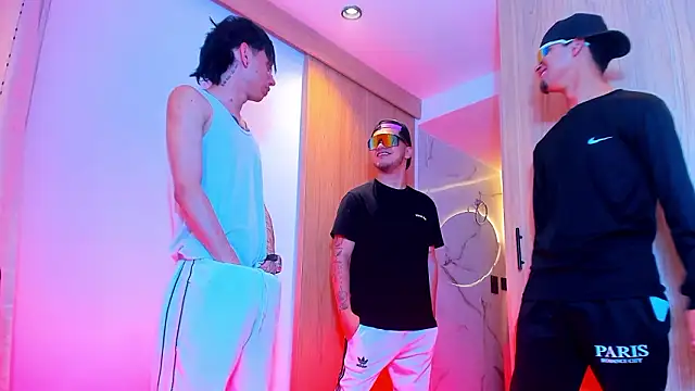 Pokazy przed kamerką – TheBatMansion