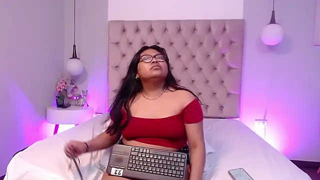 Kiri_Black_: вебкам-шоу