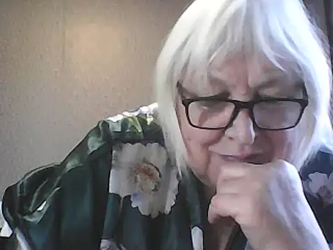 Alexia64231: онлайн-секс-чат