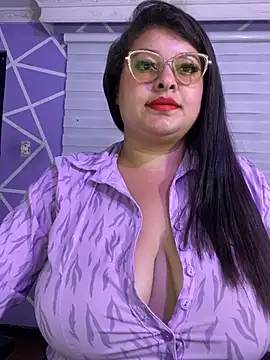 XXX chat uživo modela MiiaaJoness