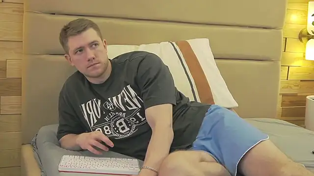 Pokazy przed kamerką – EthanPinkman