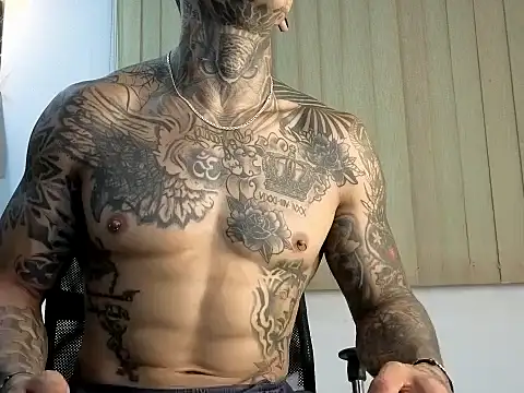 Mike_joness: διαδικτυακό σόου στην κάμερα