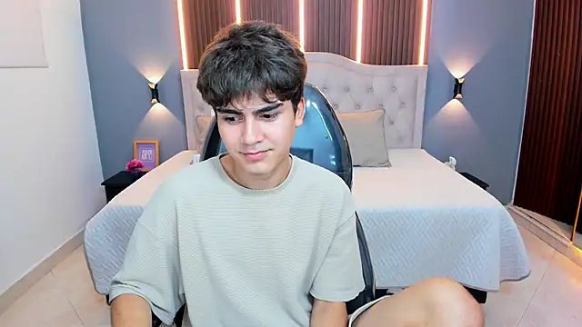 Tommy18__ 라이브 XXX 채팅