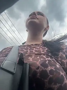 KiraSunshine Chat XXX live