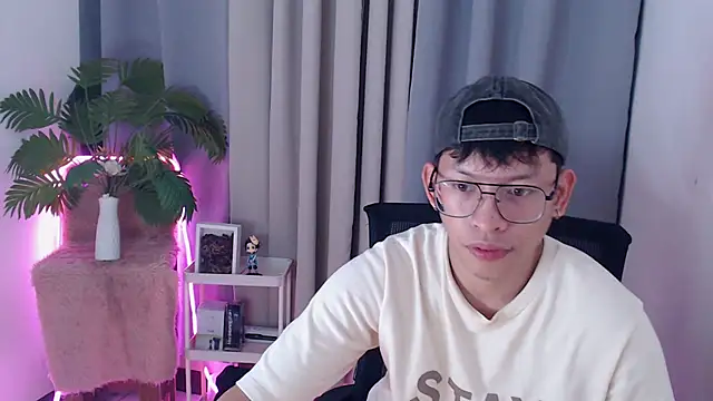 pinkcock_froi2305 Pertunjukan Webcam