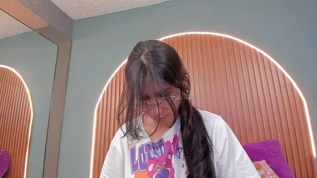 NayeCloud Chat XXX in diretta