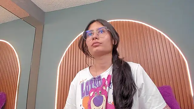 Czat XXX na żywo – NayeCloud