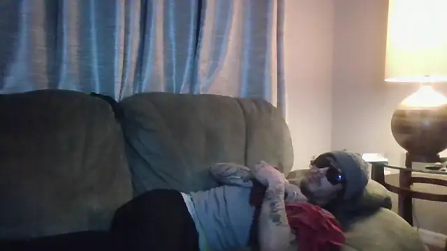 Derrick7799's Live XXX Chat