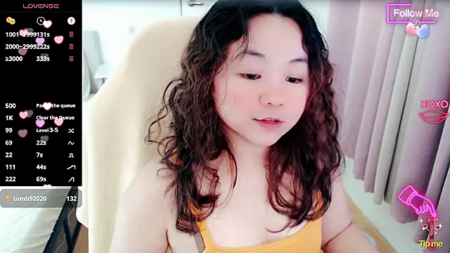 MCutie_'s Live XXX Chat