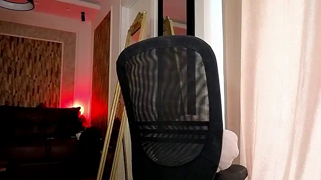 Онлайн чат XXX MiaRouge