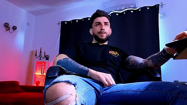 MightyAaron66: онлайн-секс-чат