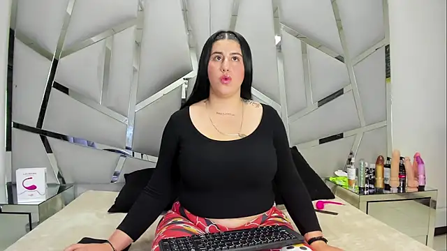 Chat +18 de Criistaal_ ao vivo