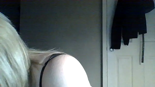 SilverSeductress' Live XXX Chat