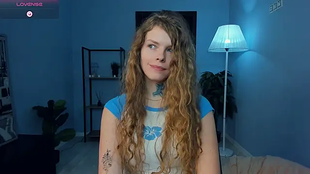 RayaNenlia's Live XXX Chat