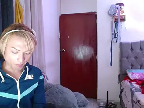 skarleth_hot21 Webcam-Show