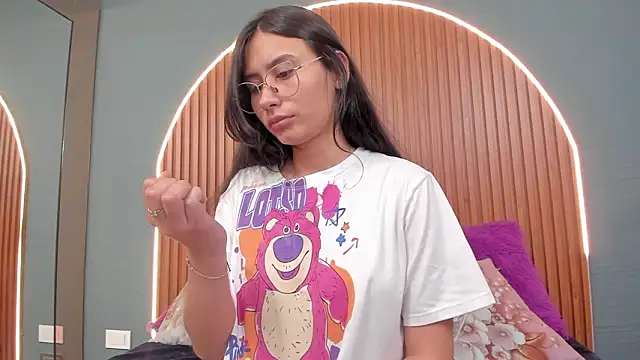 NayeCloud Live XXX Chat