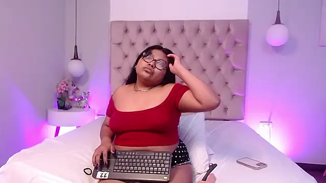 Kiri_Black_ Live XXX Chat