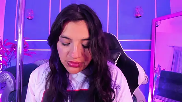 TaraTaylorr: онлайн-секс-чат