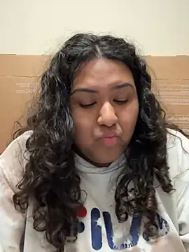 Angeliccreamyrican: онлайн-секс-чат