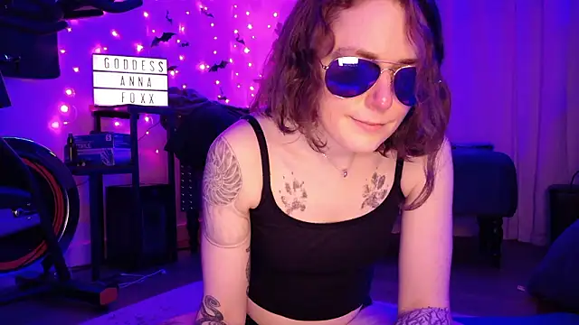 XXX chat uživo modela goddessannafoxx