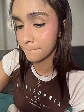 Isabella-Teen Live XXX-chat