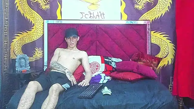 Pride_couple élő XXX-chatje