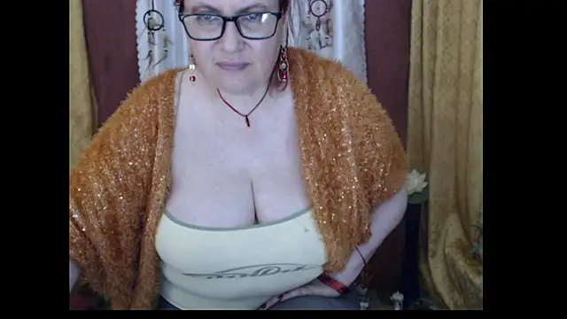 PlayfullMature Live XXX-chat