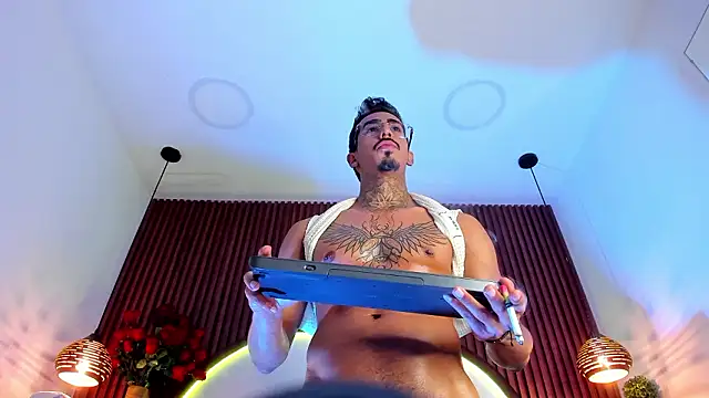 Donovan_Desmond 即時 XXX 聊天