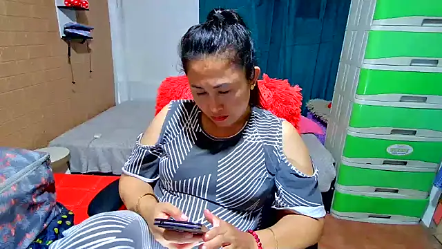 Chat +18 de Ugly-Filipina ao vivo