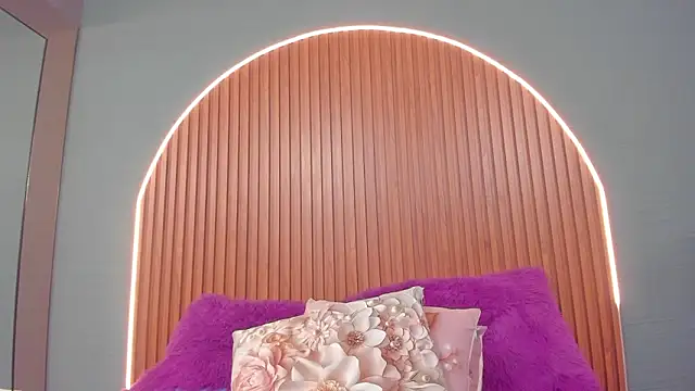 NayeCloud Live XXX Chat