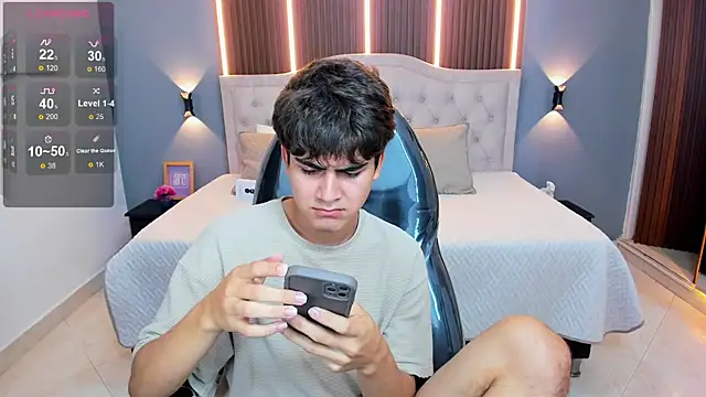 Tommy18__: онлайн-секс-чат