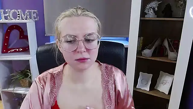 Zoey_Erotic Chat XXX live