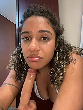 Belkaj Adlı Modelin Canlı XXX Sohbeti