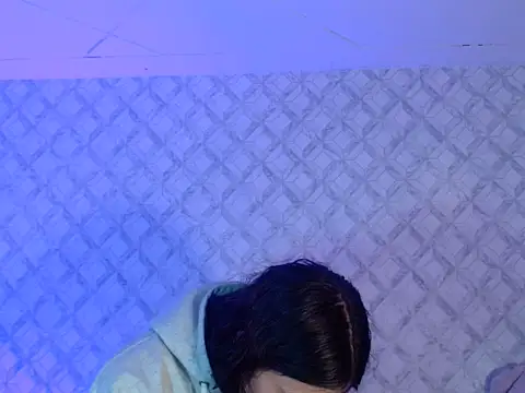 Emma-Wilson Adlı Modelin Canlı XXX Sohbeti