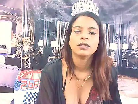 IndianSexyAss Adlı Modelin Canlı XXX Sohbeti