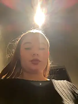 VineraSweet Adlı Modelin Canlı XXX Sohbeti